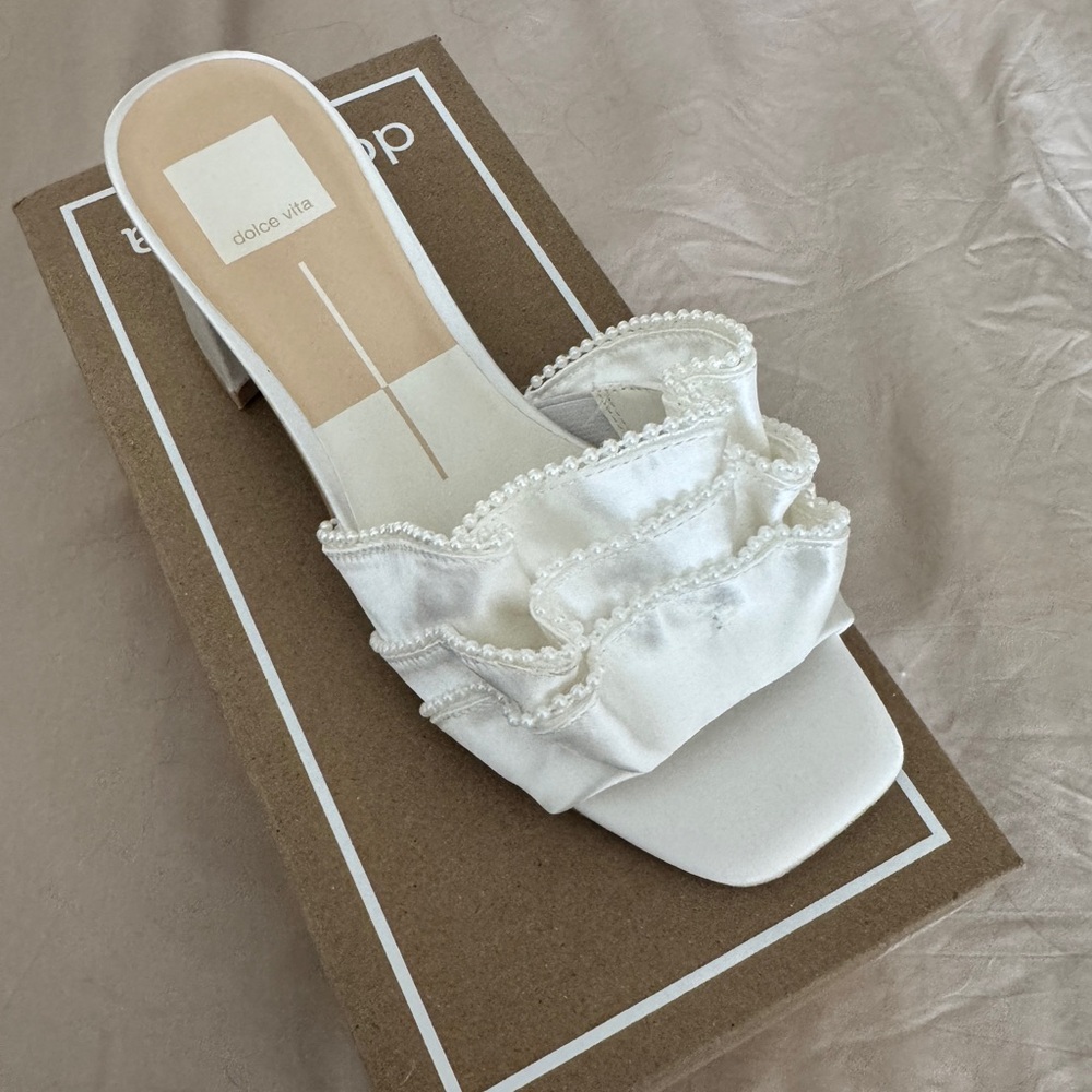 NEW Dolce Vita Cream Ruffle Sandals